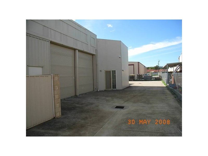 2/4 Muros Place, Midvale WA 6056