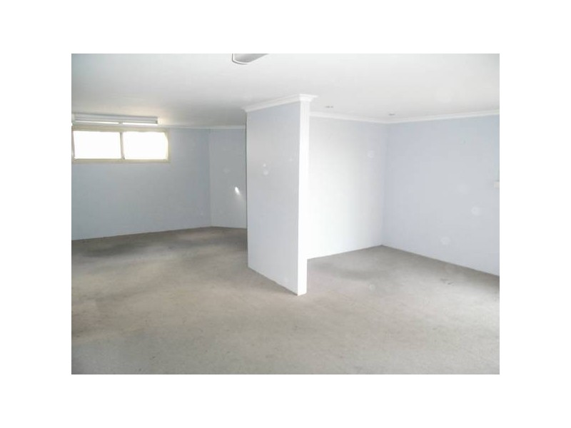 2/4 Muros Place, Midvale WA 6056