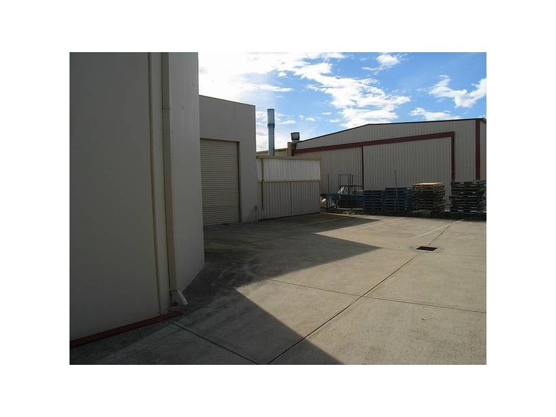 2/4 Muros Place, Midvale WA 6056