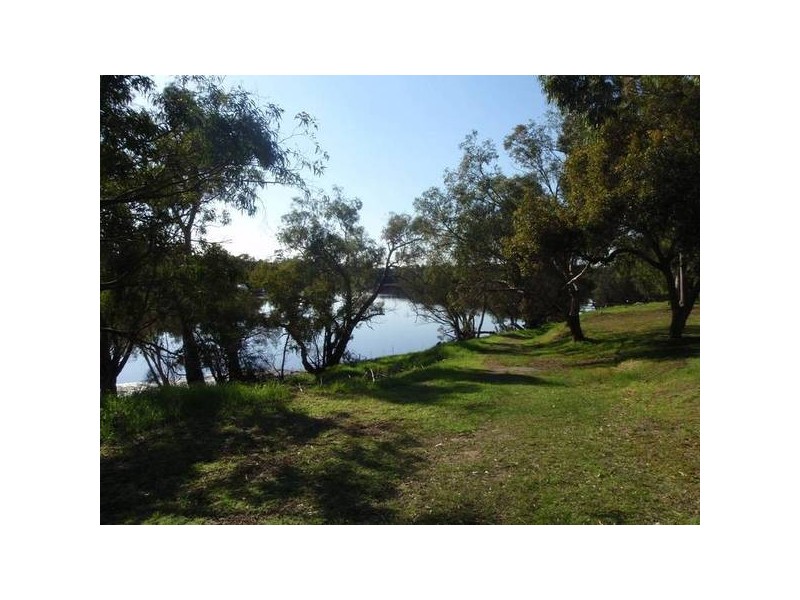 10 Kingsley Drive, South Guildford WA 6055