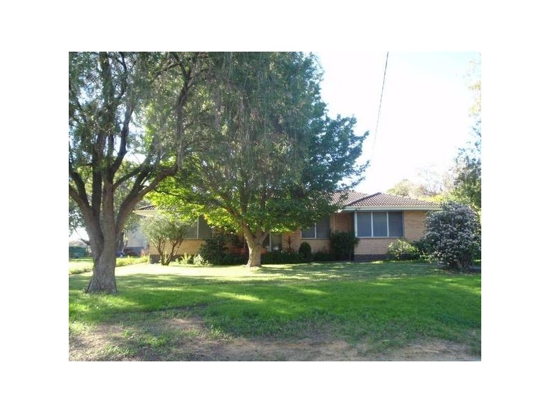 10 Kingsley Drive, South Guildford WA 6055