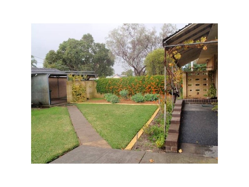 10 Kingsley Drive, South Guildford WA 6055