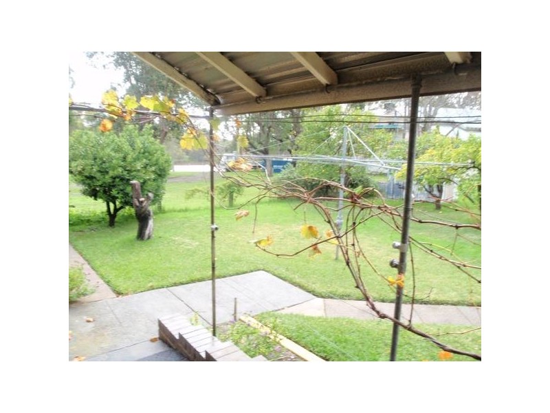 10 Kingsley Drive, South Guildford WA 6055