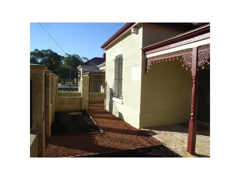 14 Wiliam St, Midland WA 6056