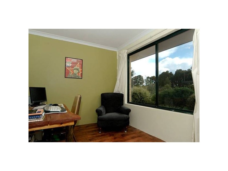 355 Cole Rd, Sawyers Valley WA 6074