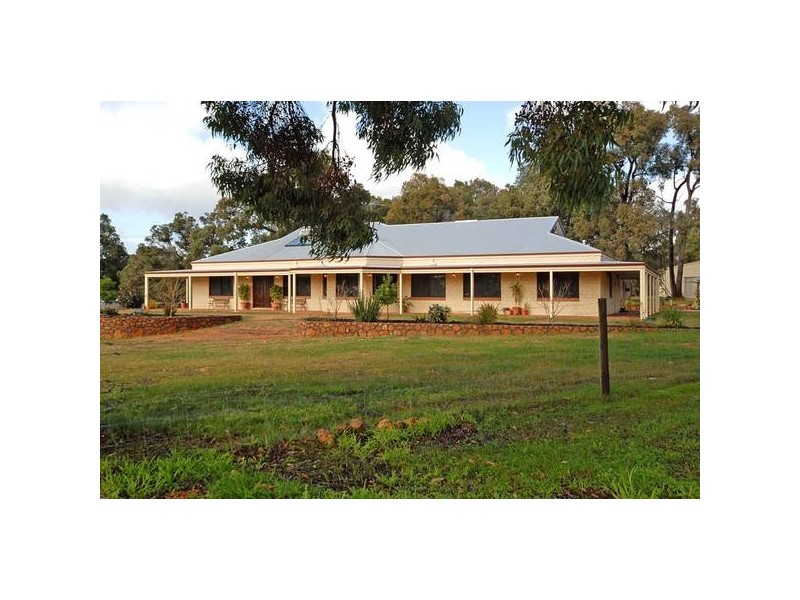 179 Inthanoona Rd, Gidgegannup WA 6083