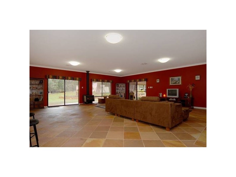 179 Inthanoona Rd, Gidgegannup WA 6083