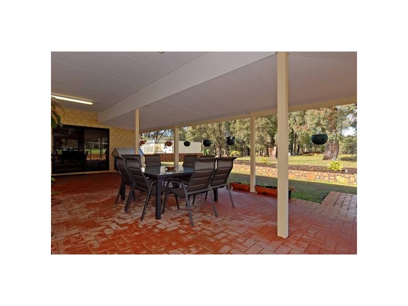 179 Inthanoona Rd, Gidgegannup WA 6083