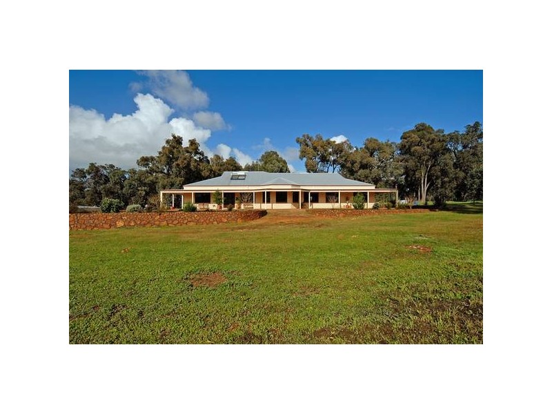 179 Inthanoona Rd, Gidgegannup WA 6083