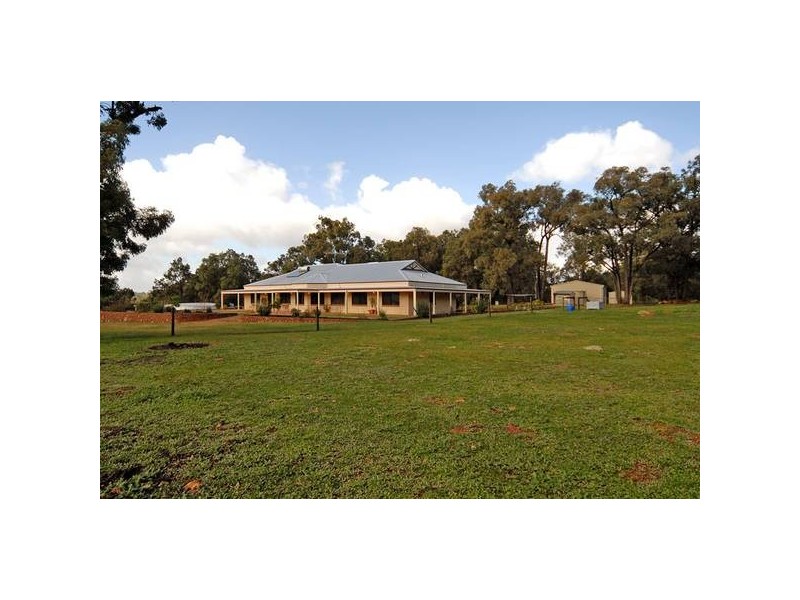 179 Inthanoona Rd, Gidgegannup WA 6083