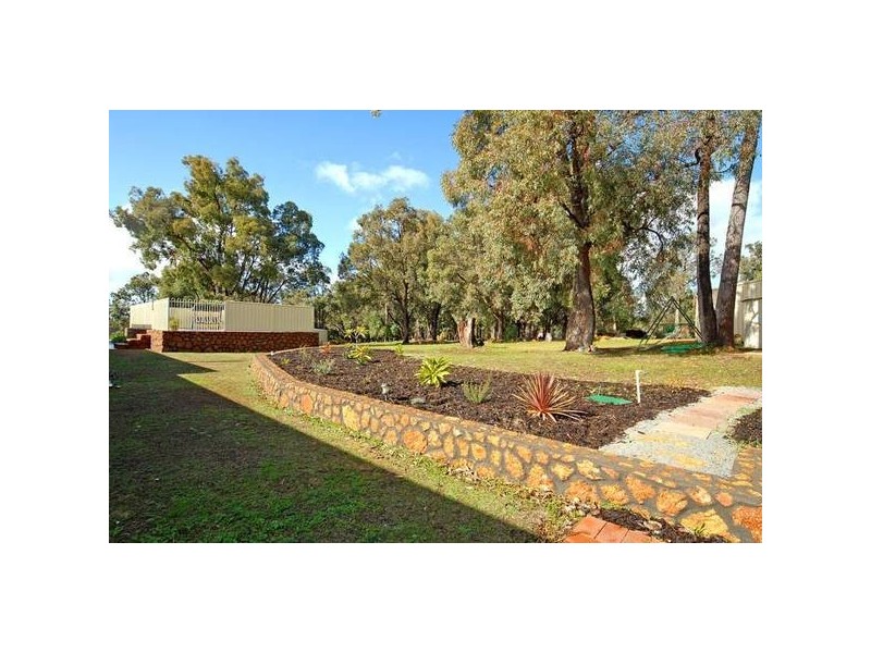 179 Inthanoona Rd, Gidgegannup WA 6083