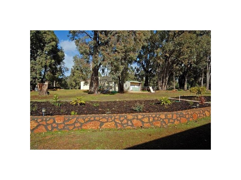 179 Inthanoona Rd, Gidgegannup WA 6083