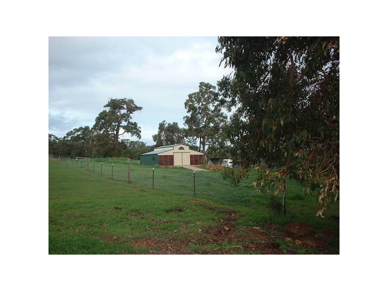 45 Strawberry Hill Drive, Gidgegannup WA 6083