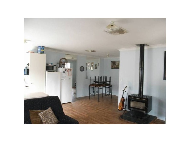 40 Kangaroo Entrance, Stratton WA 6056