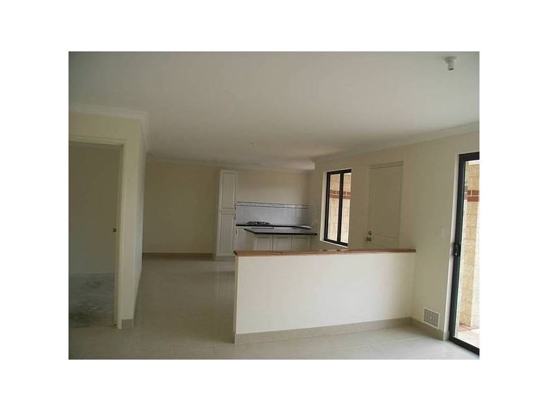1/3 Warde St, Midland WA 6056
