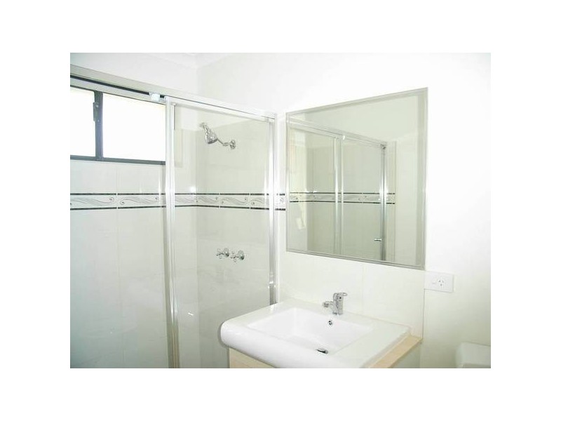 4/3 Warde St, Midland WA 6056