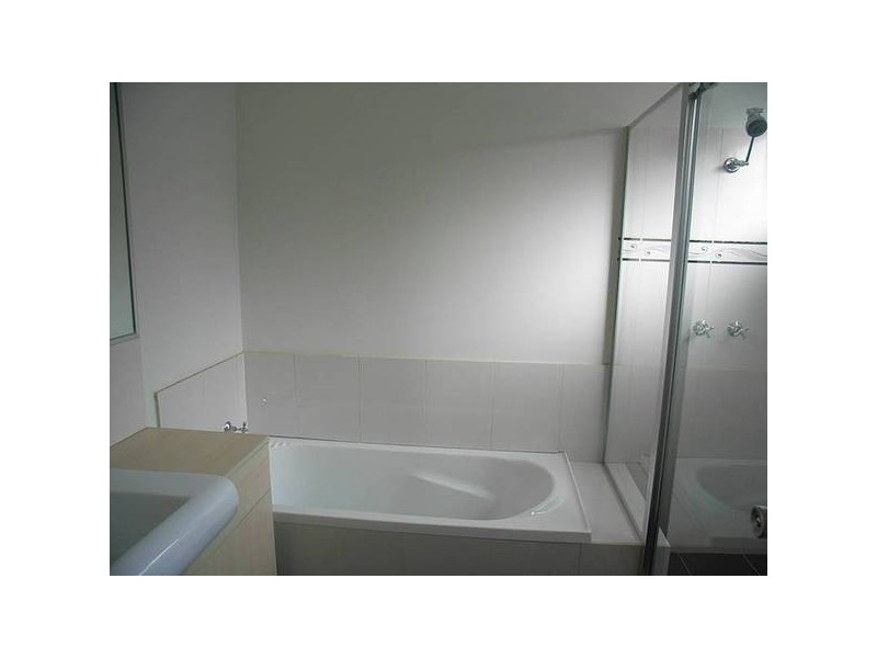 4/3 Warde St, Midland WA 6056
