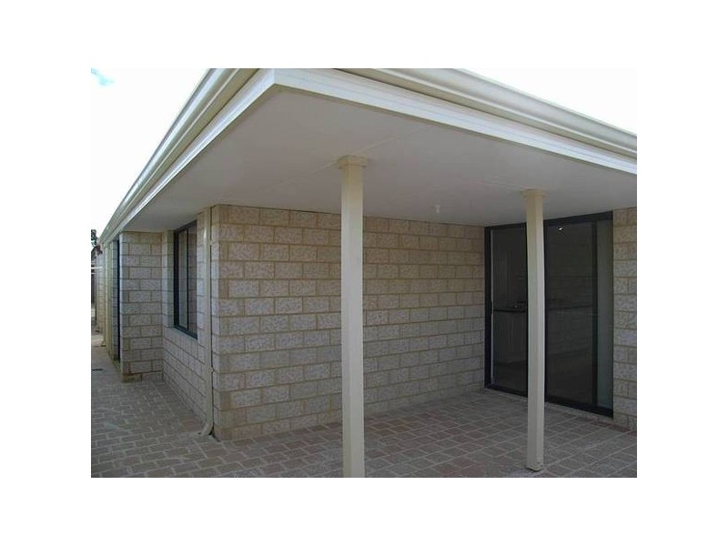 4/3 Warde St, Midland WA 6056