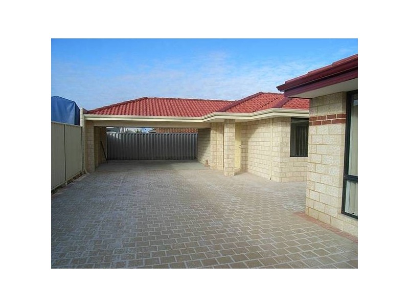 4/3 Warde St, Midland WA 6056
