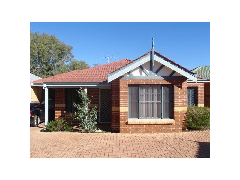 2/32 Holmesdale Road, Woodbridge WA 6056