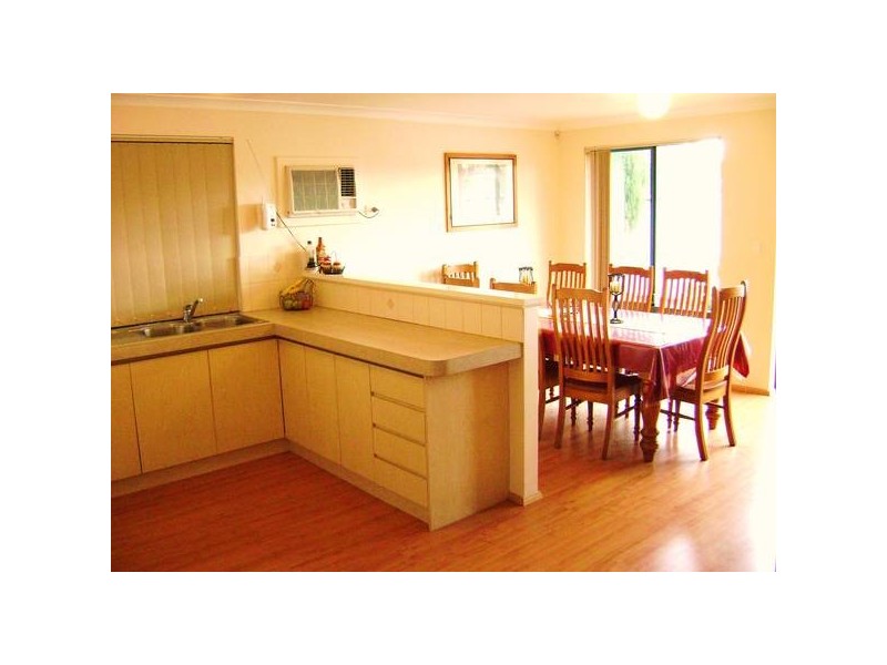 2/32 Holmesdale Road, Woodbridge WA 6056