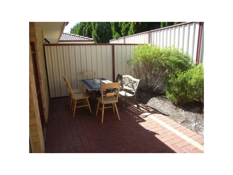 8/6 Lansing Street, Queens Park WA 6107