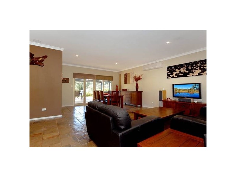 74 Hampstead Hills Drive, Gidgegannup WA 6083