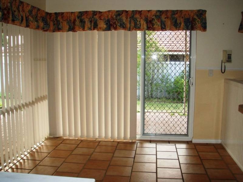 25 Lakeside Drive, Helena Valley WA 6056