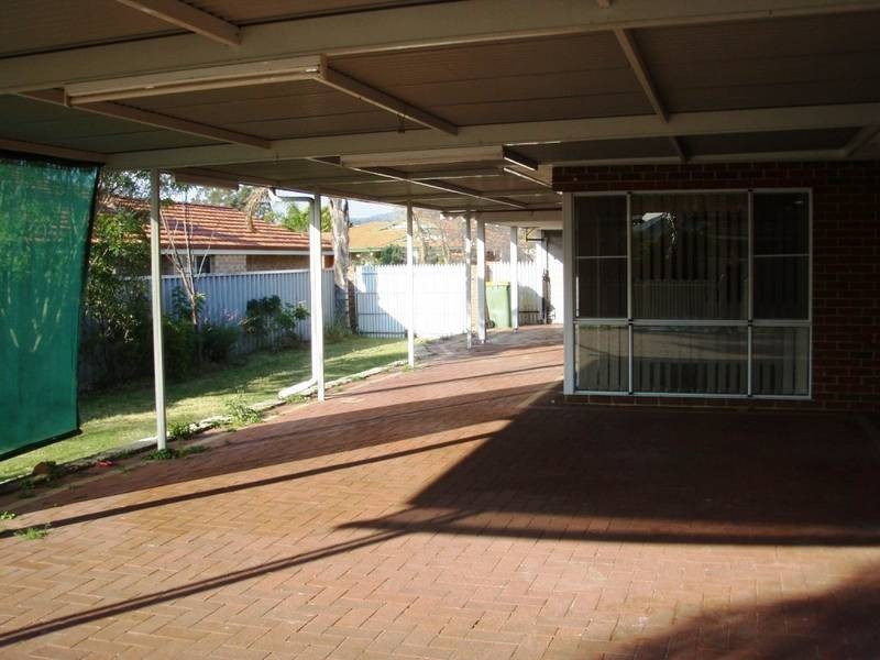 25 Lakeside Drive, Helena Valley WA 6056