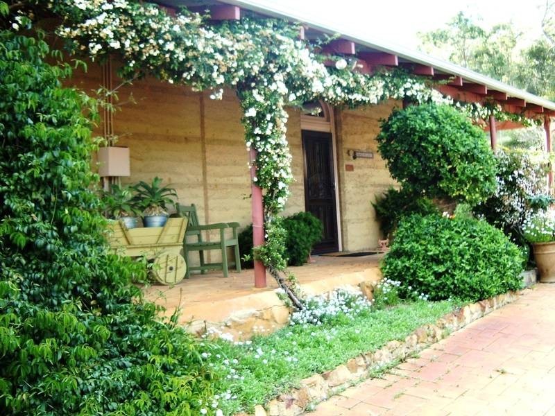 913 Reen Rd, Gidgegannup WA 6083