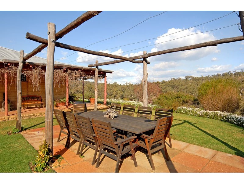 913 Reen Rd, Gidgegannup WA 6083