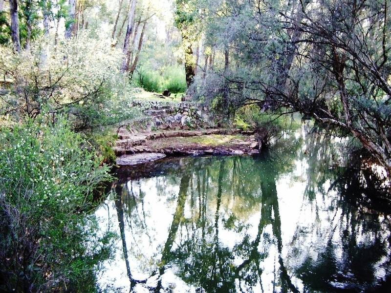 913 Reen Rd, Gidgegannup WA 6083