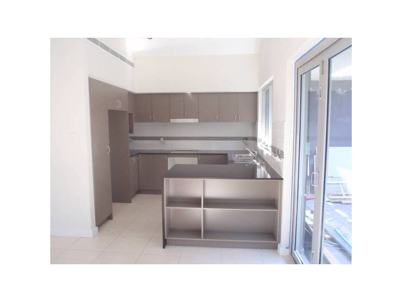 2/14 The Crescent, Midland WA 6056