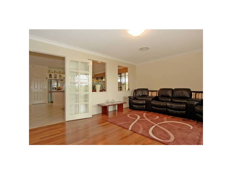 19 Cupello Drive, Swan View WA 6056