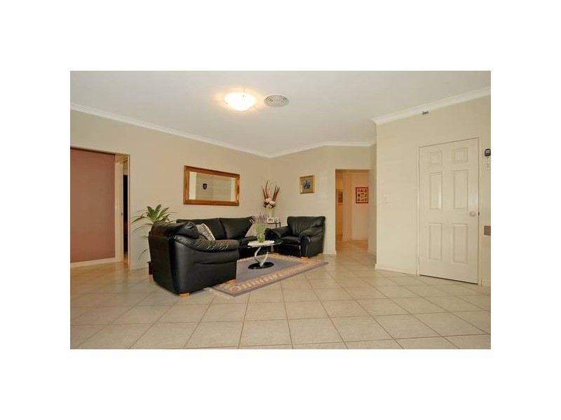 19 Cupello Drive, Swan View WA 6056