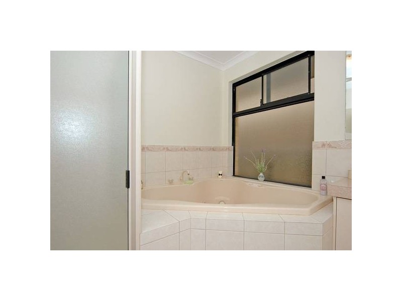 19 Cupello Drive, Swan View WA 6056