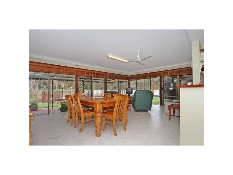 345 Stoneleigh Rd, Sawyers Valley WA 6074