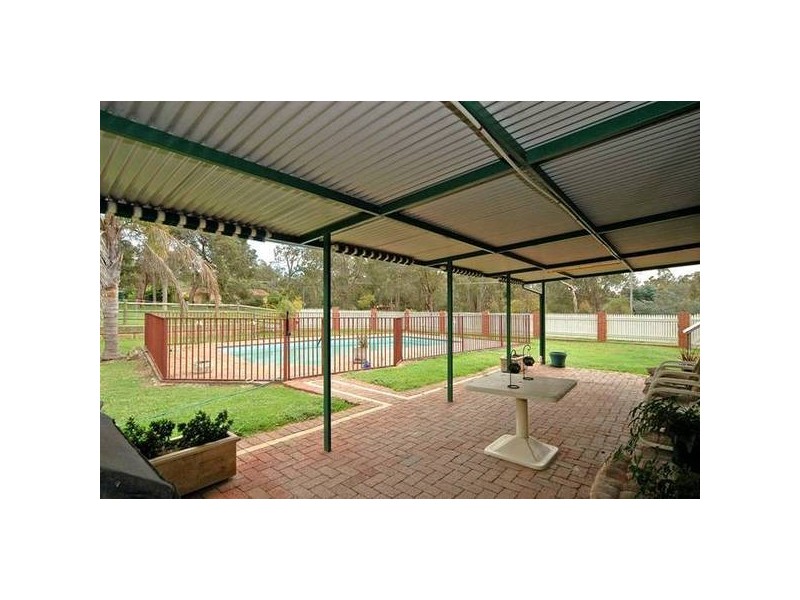 345 Stoneleigh Rd, Sawyers Valley WA 6074