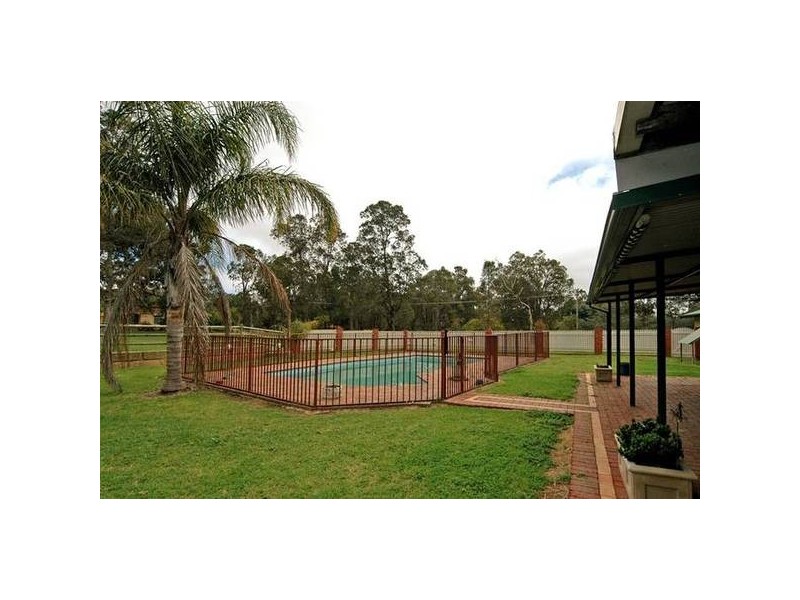 345 Stoneleigh Rd, Sawyers Valley WA 6074