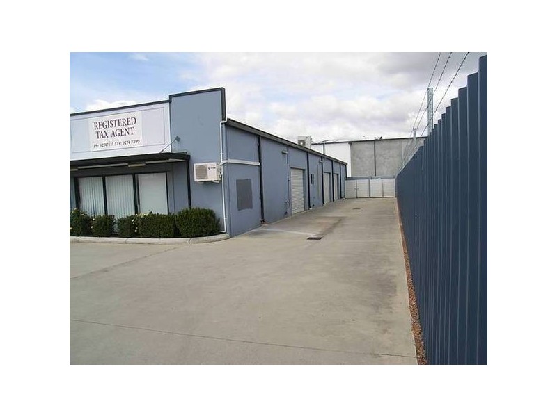 1&2/51 Farrall Rd, Midvale WA 6056