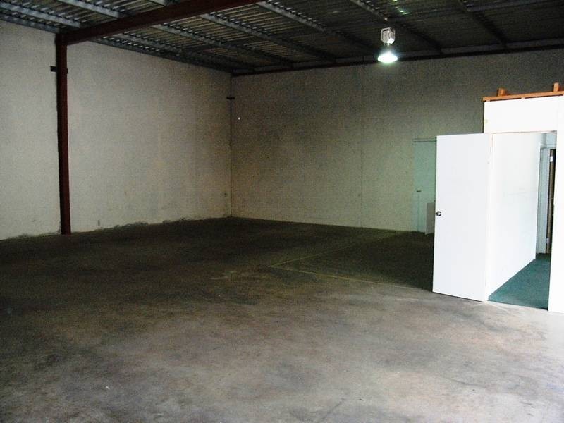 2/6 Elmsfield Rd, Midvale WA 6056