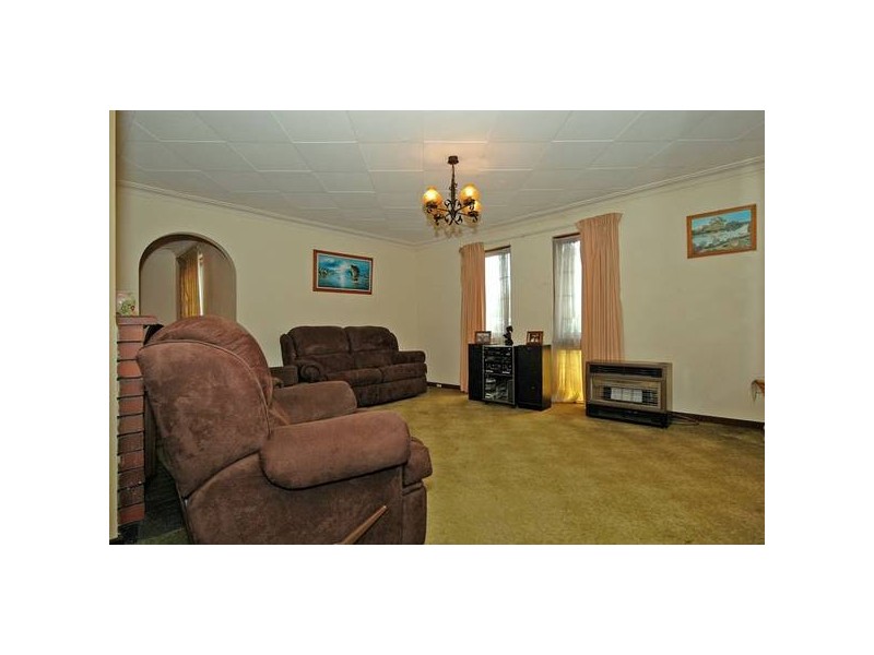 18 Newburn Rd, High Wycombe WA 6057