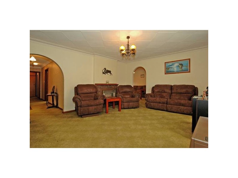 18 Newburn Rd, High Wycombe WA 6057