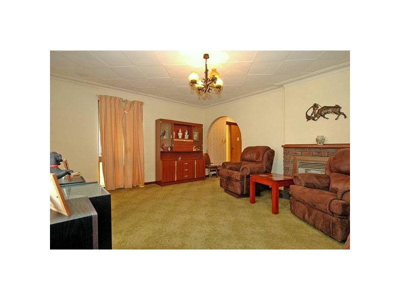 18 Newburn Rd, High Wycombe WA 6057