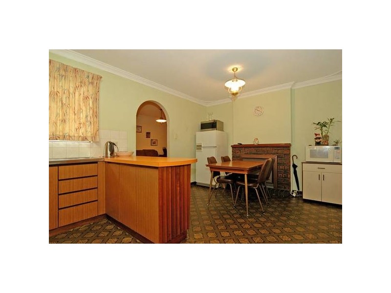 18 Newburn Rd, High Wycombe WA 6057