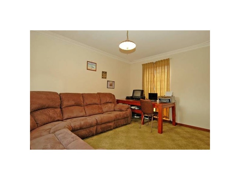 18 Newburn Rd, High Wycombe WA 6057