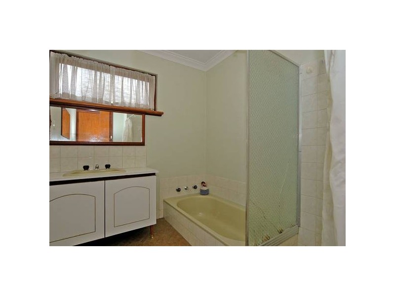 18 Newburn Rd, High Wycombe WA 6057
