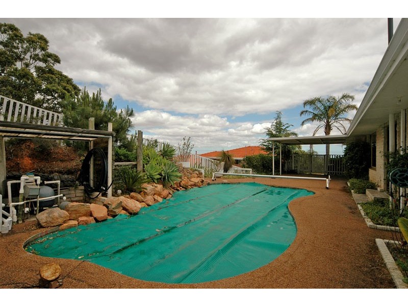 10 Pimelia Court, Swan View WA 6056