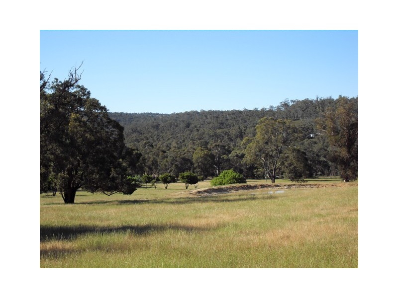 1056 Reen Rd, Gidgegannup WA 6083