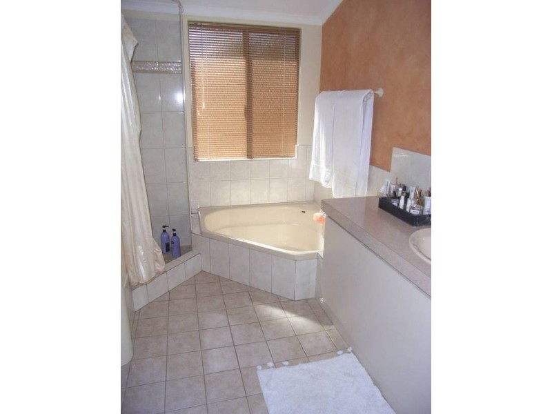 10 Riverdale Road, Helena Valley WA 6056